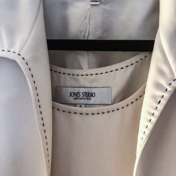 White and Black Dress Jacket and Top - Picture 4 of 10